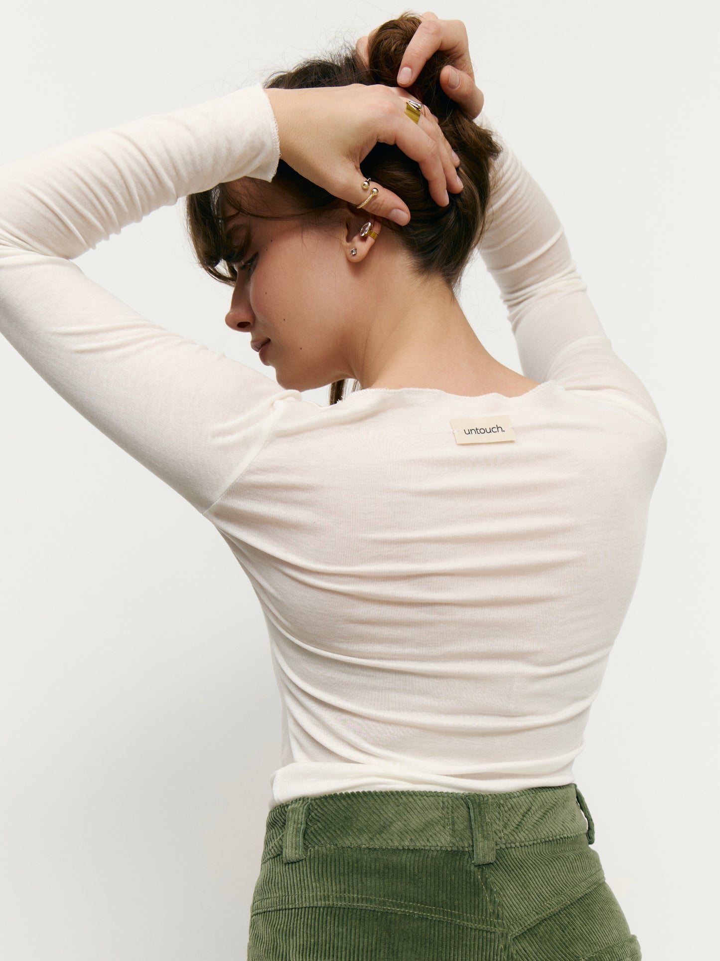 Лонгслів з кашеміру молочний