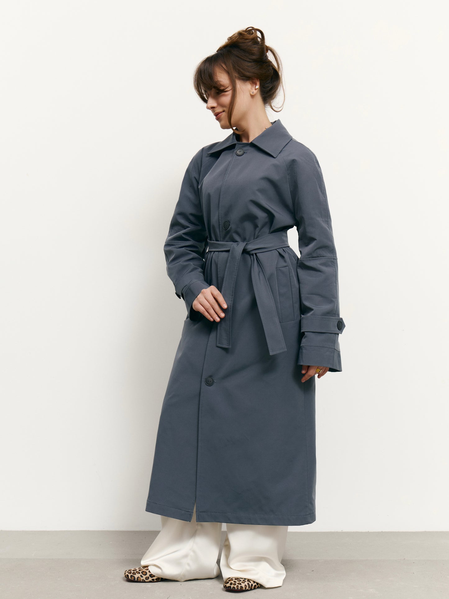 Тренч прямого крою сірий