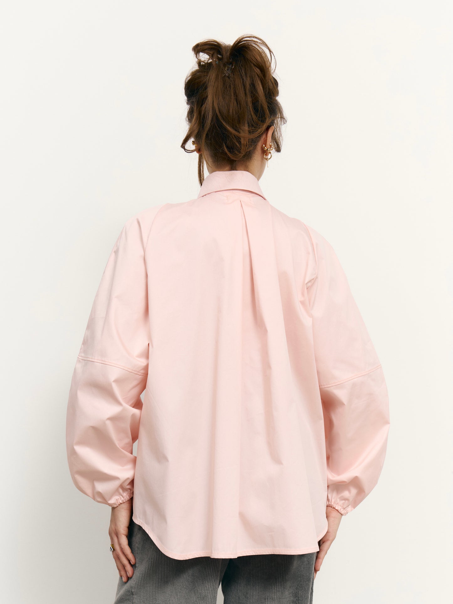 Сорочка з об’ємними рукавами рожева